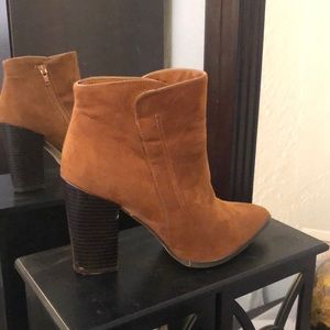 Tan brown JustFab booties.